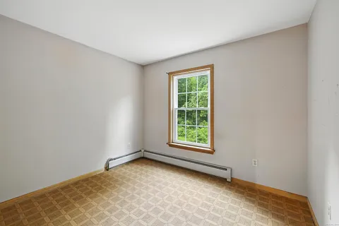 $550,000 | 30 Park Road, Oxford, CT 06478