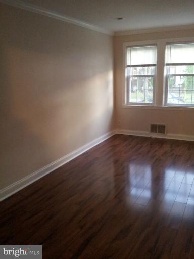 1518 Kennewick Road Baltimore, MD 21218 - Photo 8 of 12 Living Room