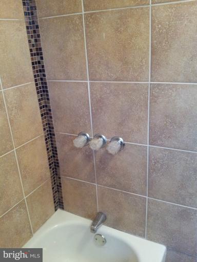 1518 Kennewick Road Baltimore, MD 21218 - Photo 10 of 12 Bath (Master)