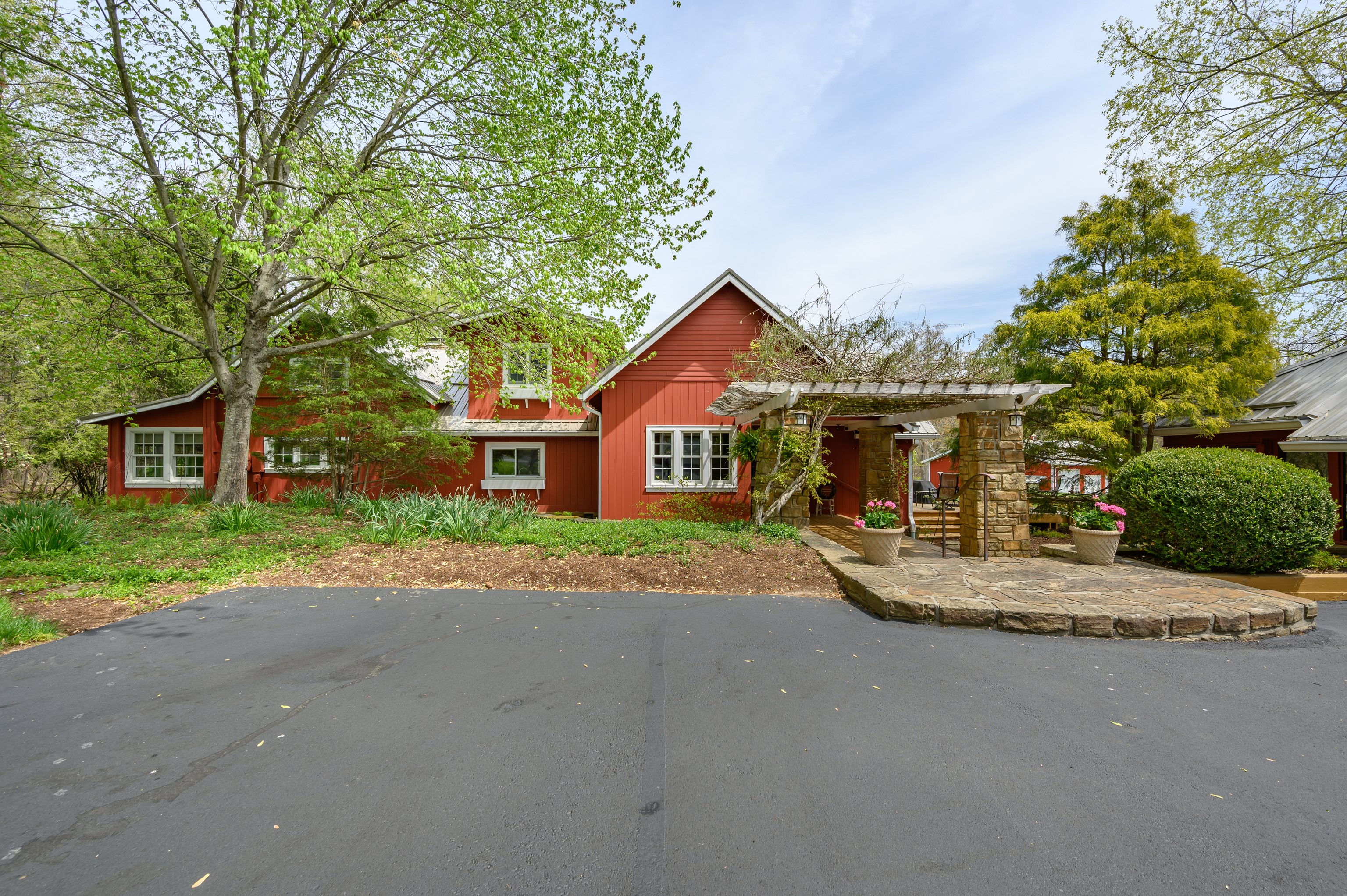 2477 Lanam Ridge Road Nashville, IN 47448 - Photo 2 of 100 Gallery Image 2