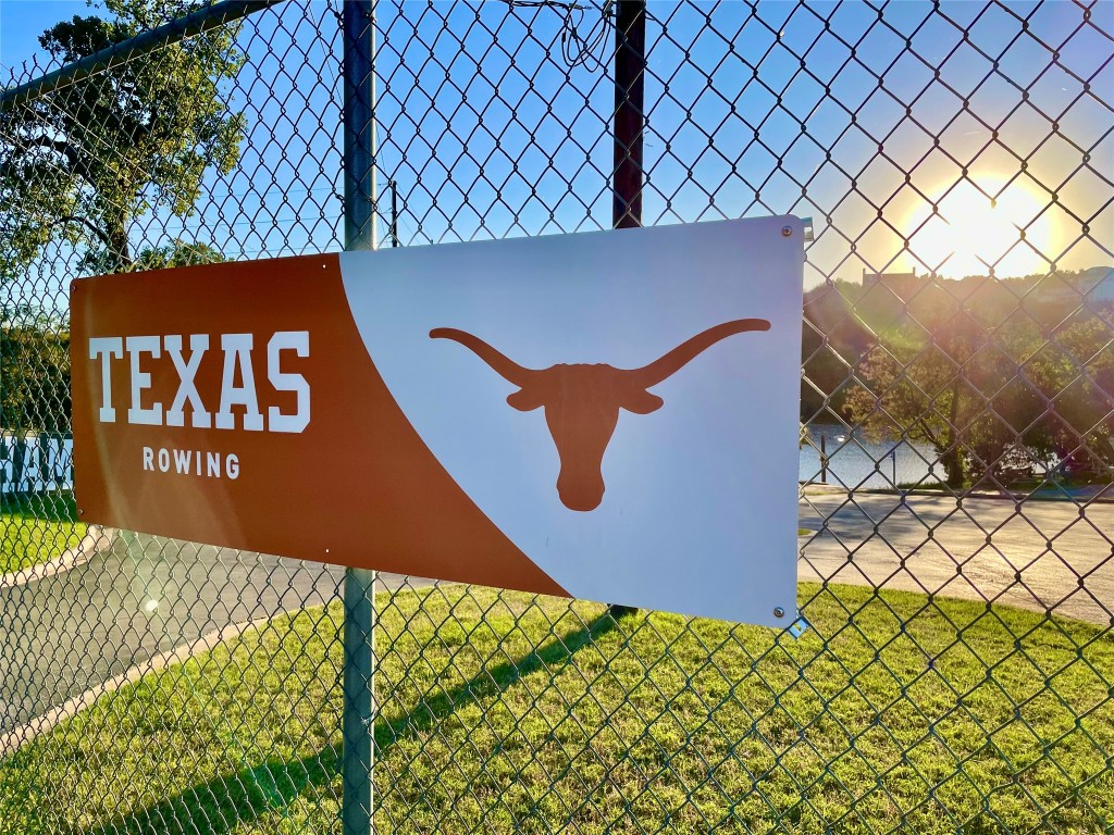 601 Hearn Street, Unit 207 Austin, TX 78703 - Photo 35 of 40