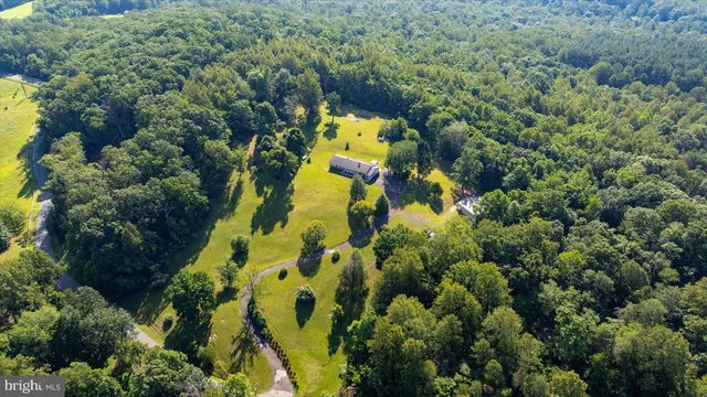 $674,000 | 436 Castleton View Road, Castleton, VA 22716