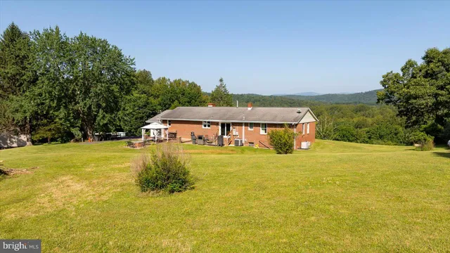 $674,000 | 436 Castleton View Road, Castleton, VA 22716