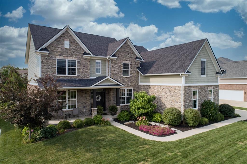 6176 Roxburgh Place Noblesville, IN 46062 - Photo 2 of 28 Gallery Image 2