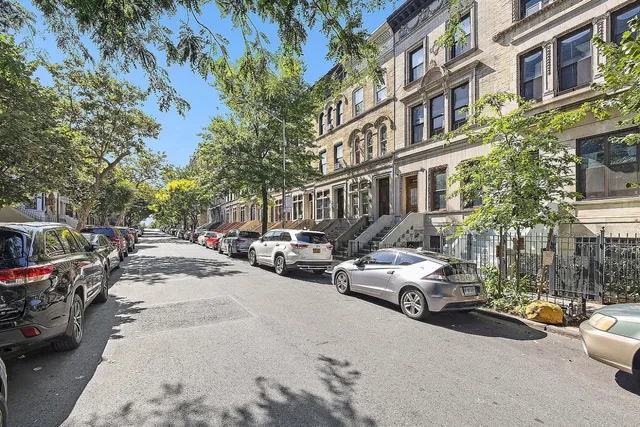 a view of house with outdoor seating space
