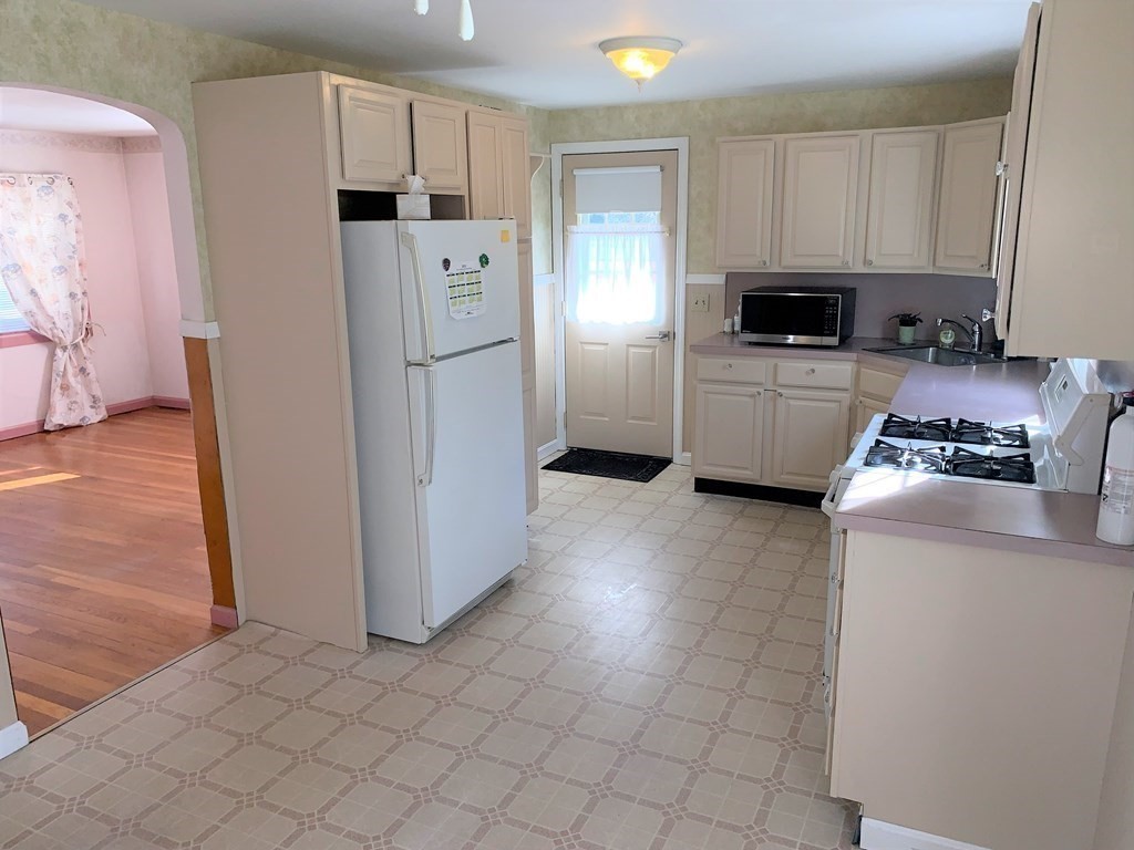 32 New Ludlow Road Granby, MA 01033 - Photo 5 of 17 Gallery Image 5