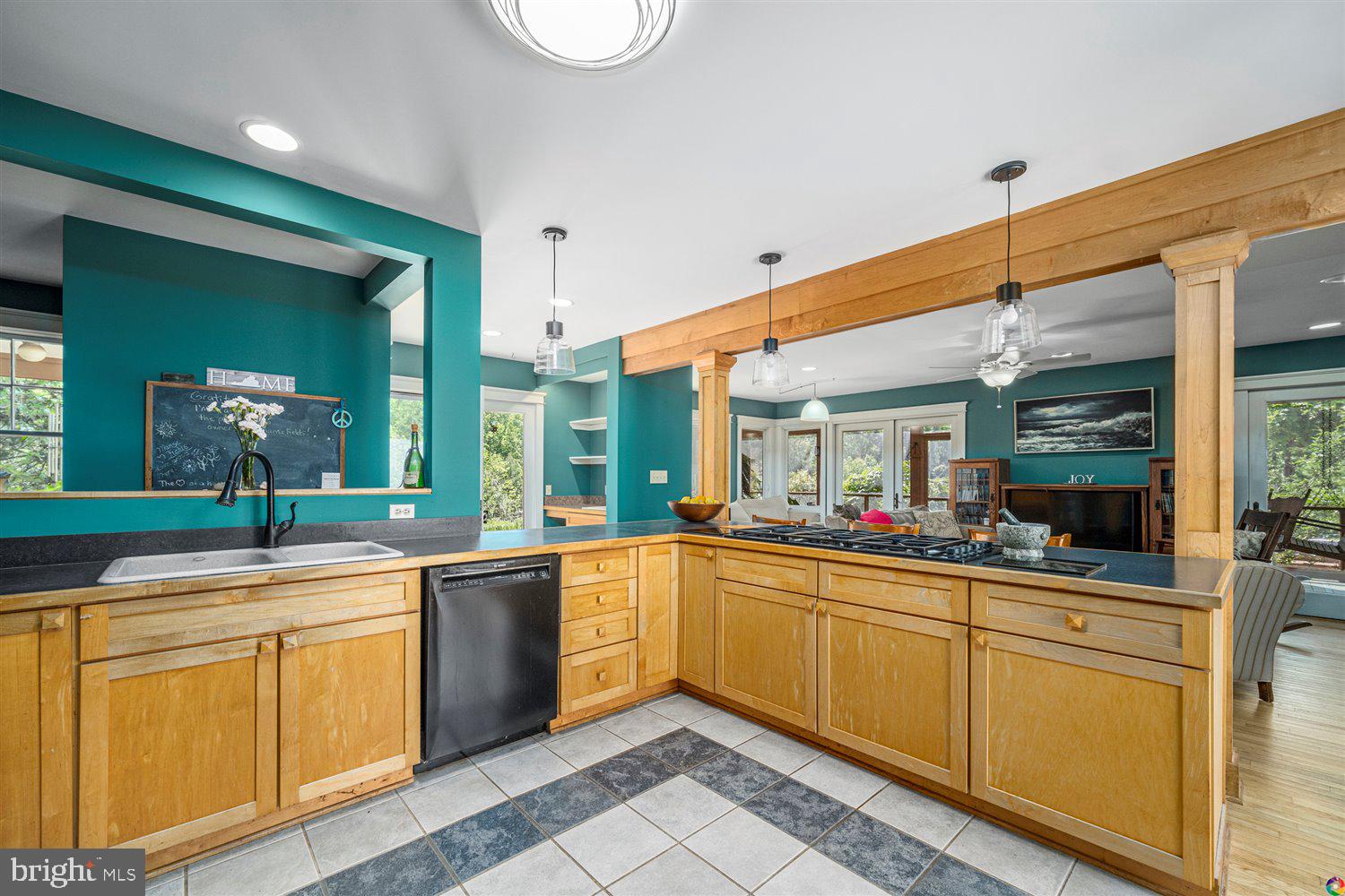 32 Manse Road Fredericksburg, VA 22406 - Photo 11 of 54 Spacious layout with breakfast bar.