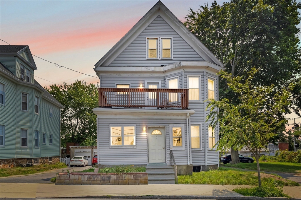 5 Beckford Street, Unit 3 Beverly, MA 01915 - Photo 1 of 15