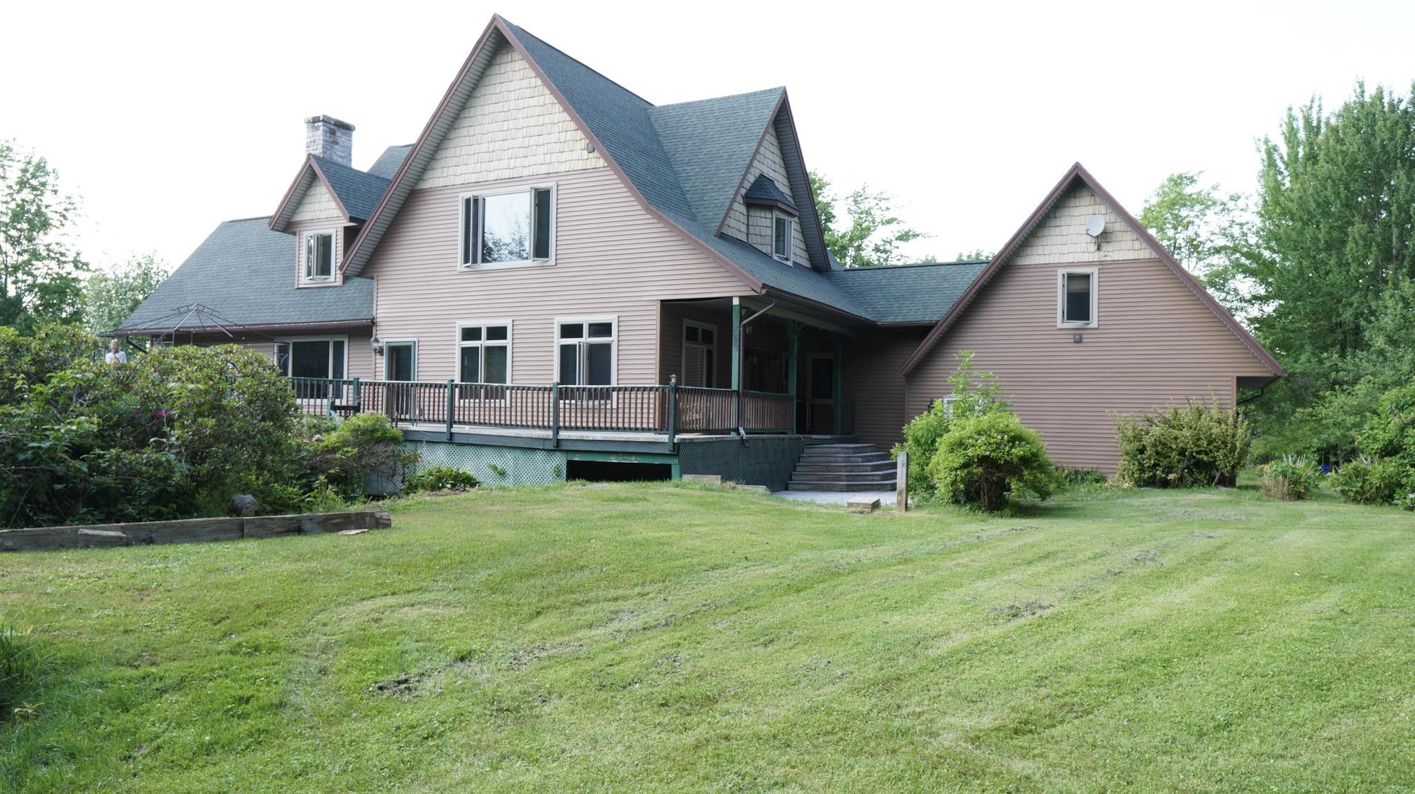 1186 French Hill Road St. Albans Town, VT 05478 - Photo 2 of 9
