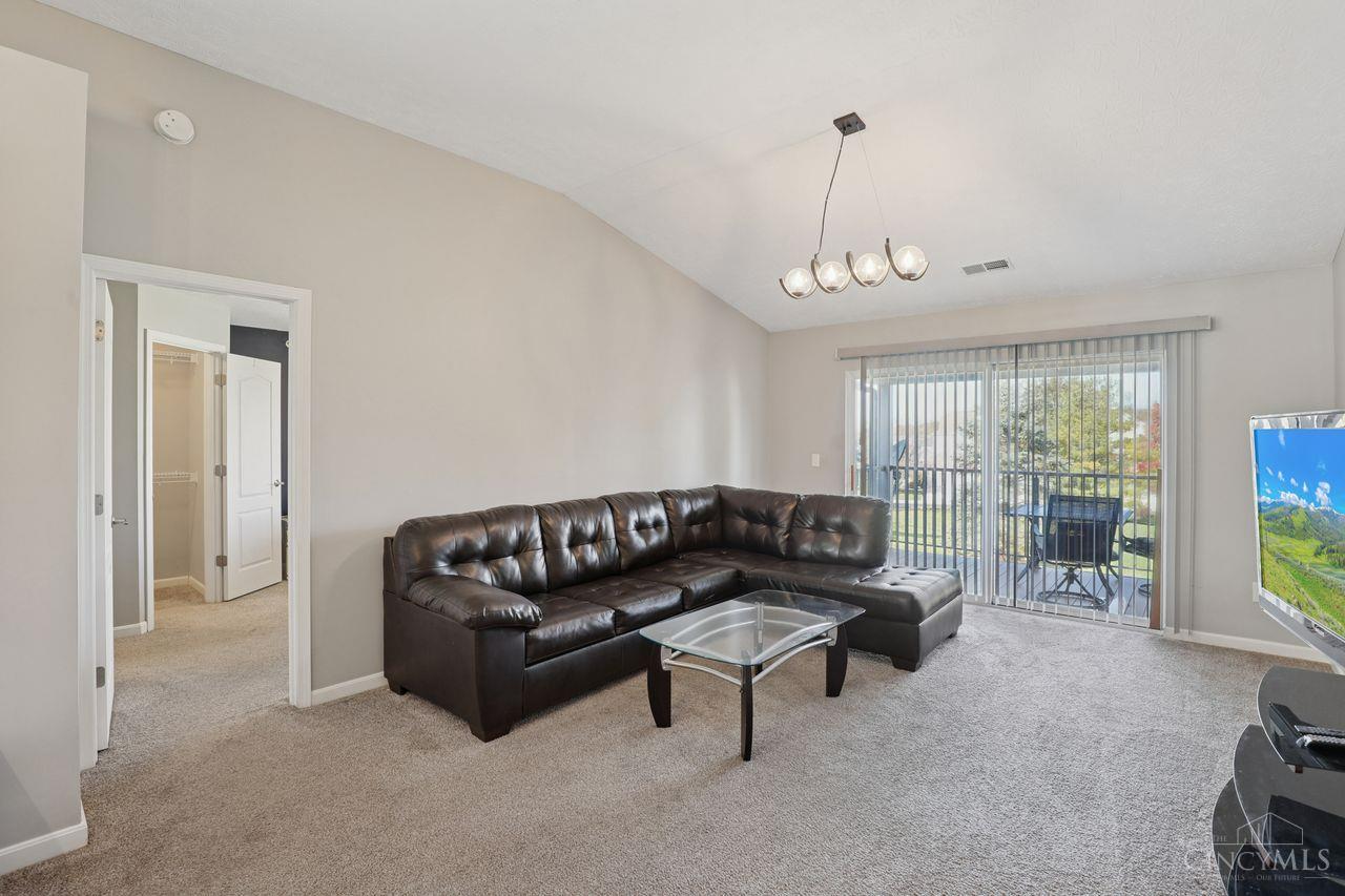 6807 Cloudscape Way Maineville, OH 45039 - Photo 6 of 50