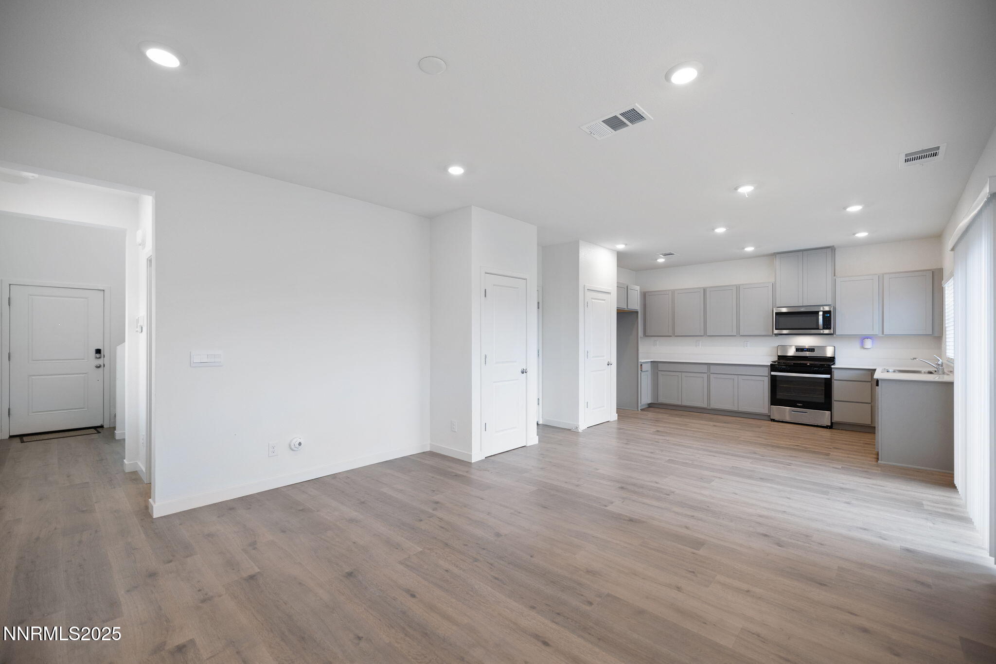 7701 Wandering Way Reno, NV 89506 - Photo 6 of 30 6-web-or-mls-IMG_4184