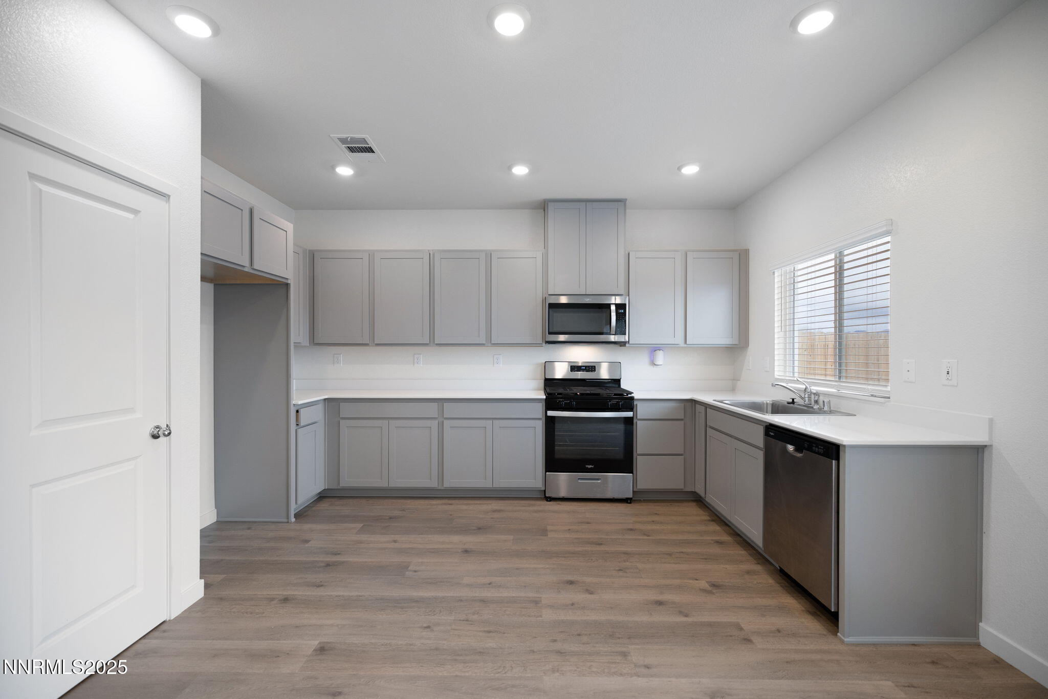 7701 Wandering Way Reno, NV 89506 - Photo 7 of 30 7-web-or-mls-IMG_4189