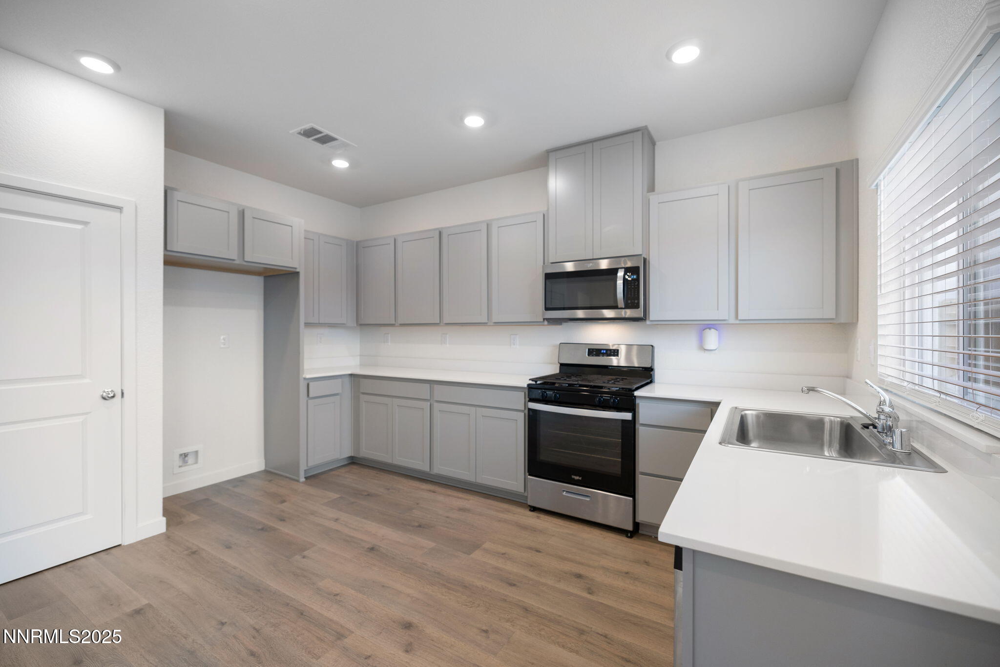 7701 Wandering Way Reno, NV 89506 - Photo 8 of 30 8-web-or-mls-IMG_4194