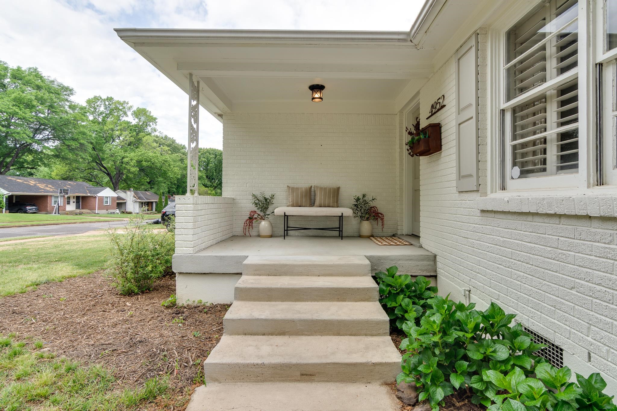 4952 Mockingbird Lane Memphis, TN 38117 - Photo 4 of 28 a view of garden with patio
