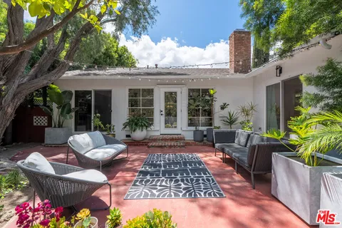 $1,250,000 | 22217 Ybarra Road, Woodland Hills, CA 91364