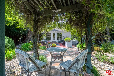 $1,250,000 | 22217 Ybarra Road, Woodland Hills, CA 91364