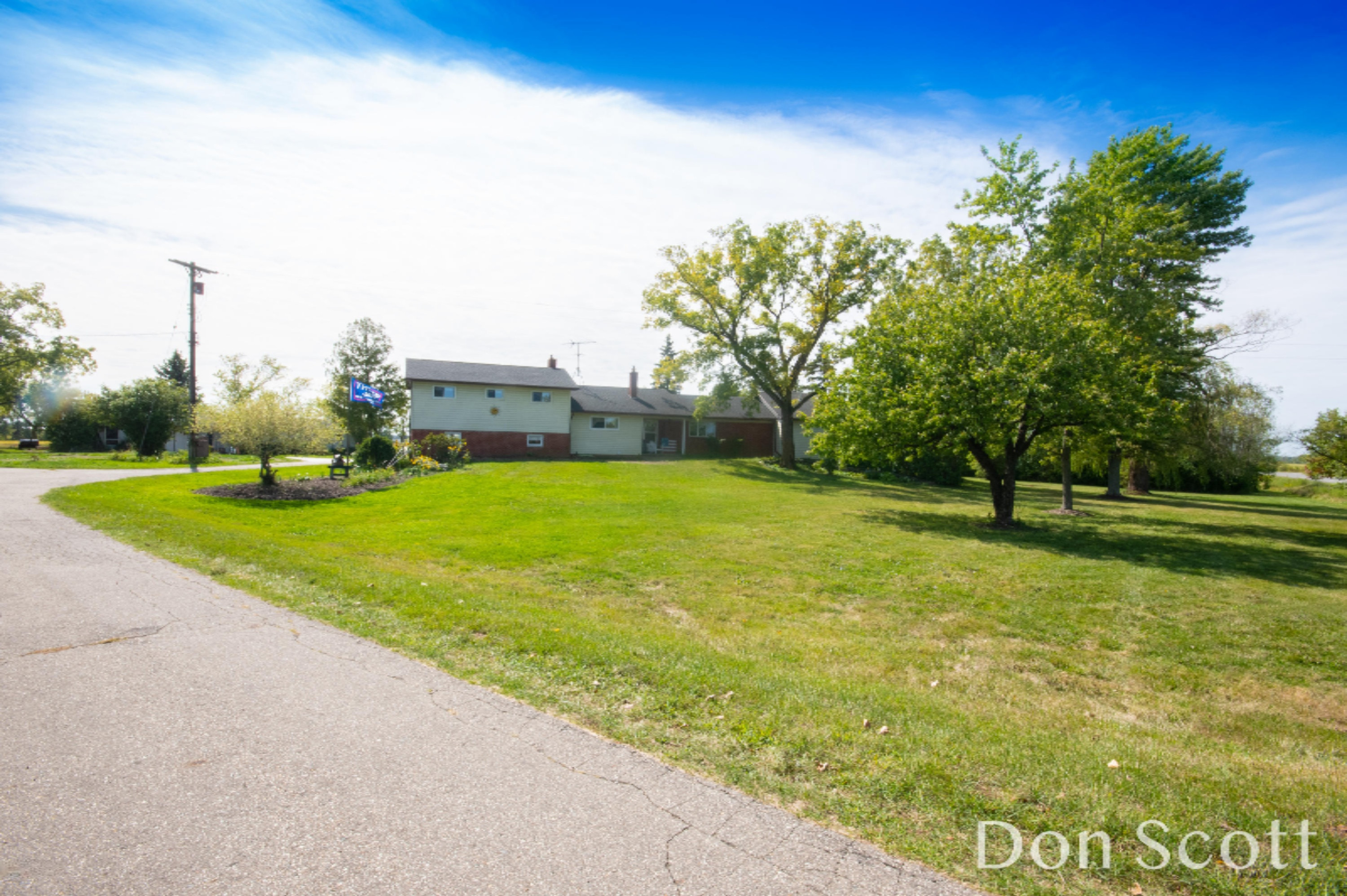 10511 Heights Ravenna Road Ravenna, MI 49451 - Photo 2 of 27 KMH_3690