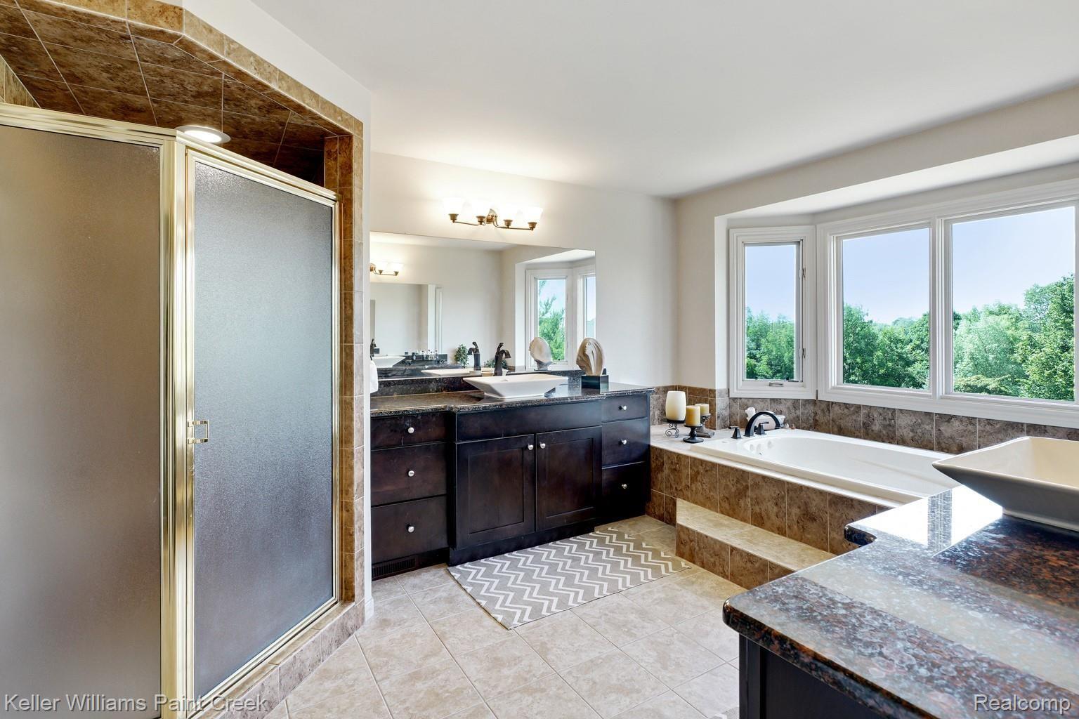 2926 Croftshire Court Rochester, MI 48306 - Photo 38 of 72 Master En-suite has sleek finishes and a separate shower