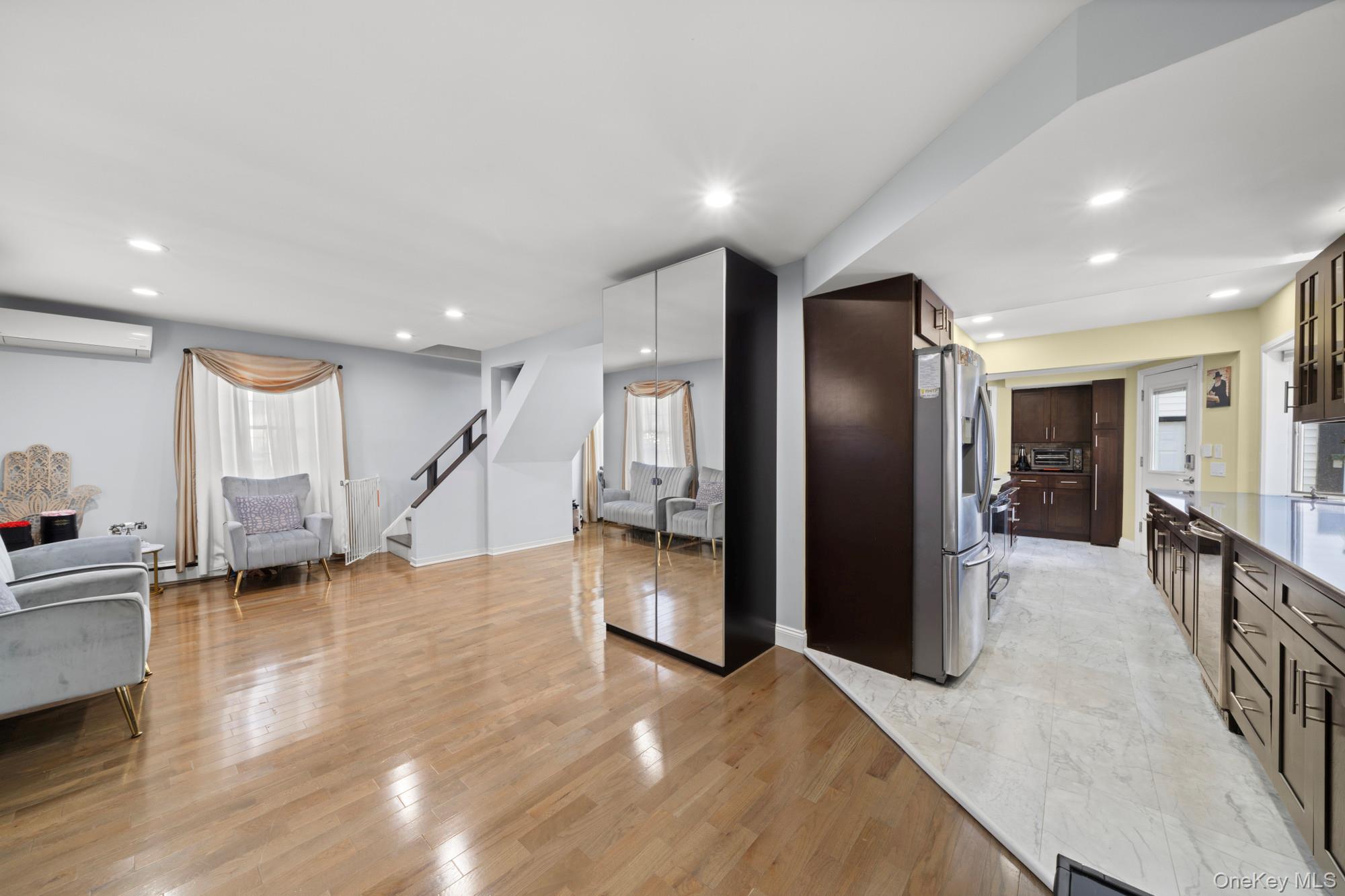 164 Gordon Road Valley Stream, NY 11581 - Photo 5 of 18