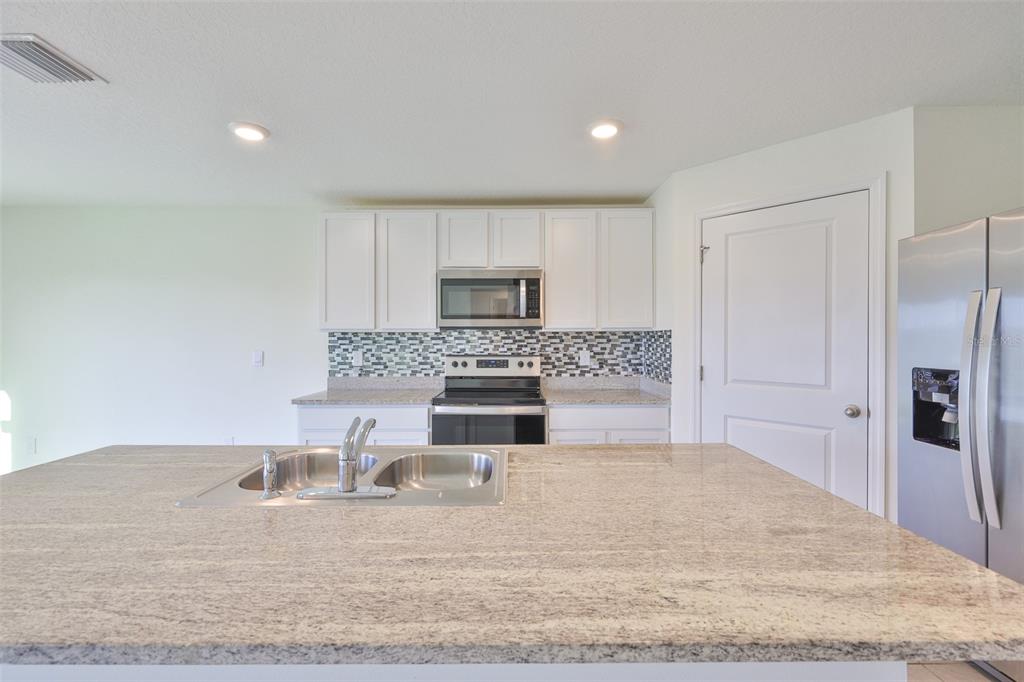 12159 Kingsley Trail Parrish, FL 34219 - Photo 15 of 42