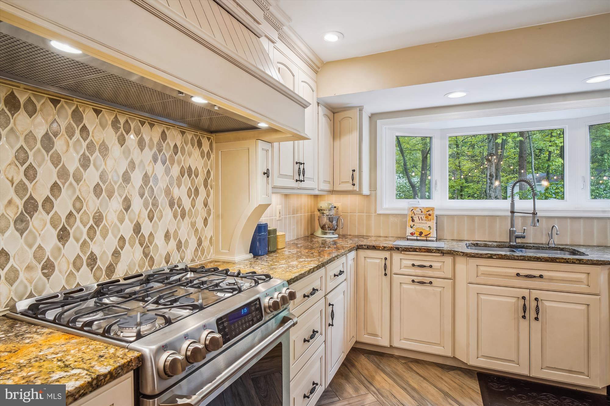 24709 Kings Valley Road Damascus, MD 20872 - Photo 24 of 110 Gourmet Kitchen with 5 Burner Gas Range