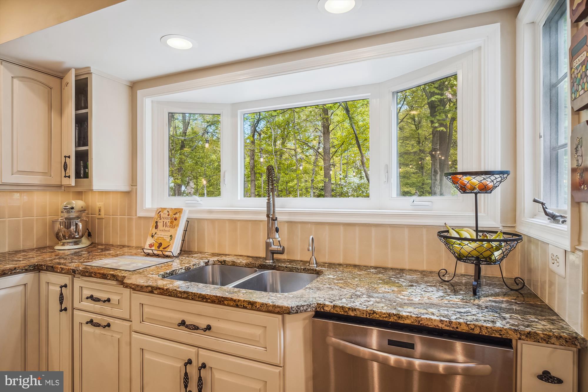 24709 Kings Valley Road Damascus, MD 20872 - Photo 25 of 110 Gourmet Kitchen with double sink