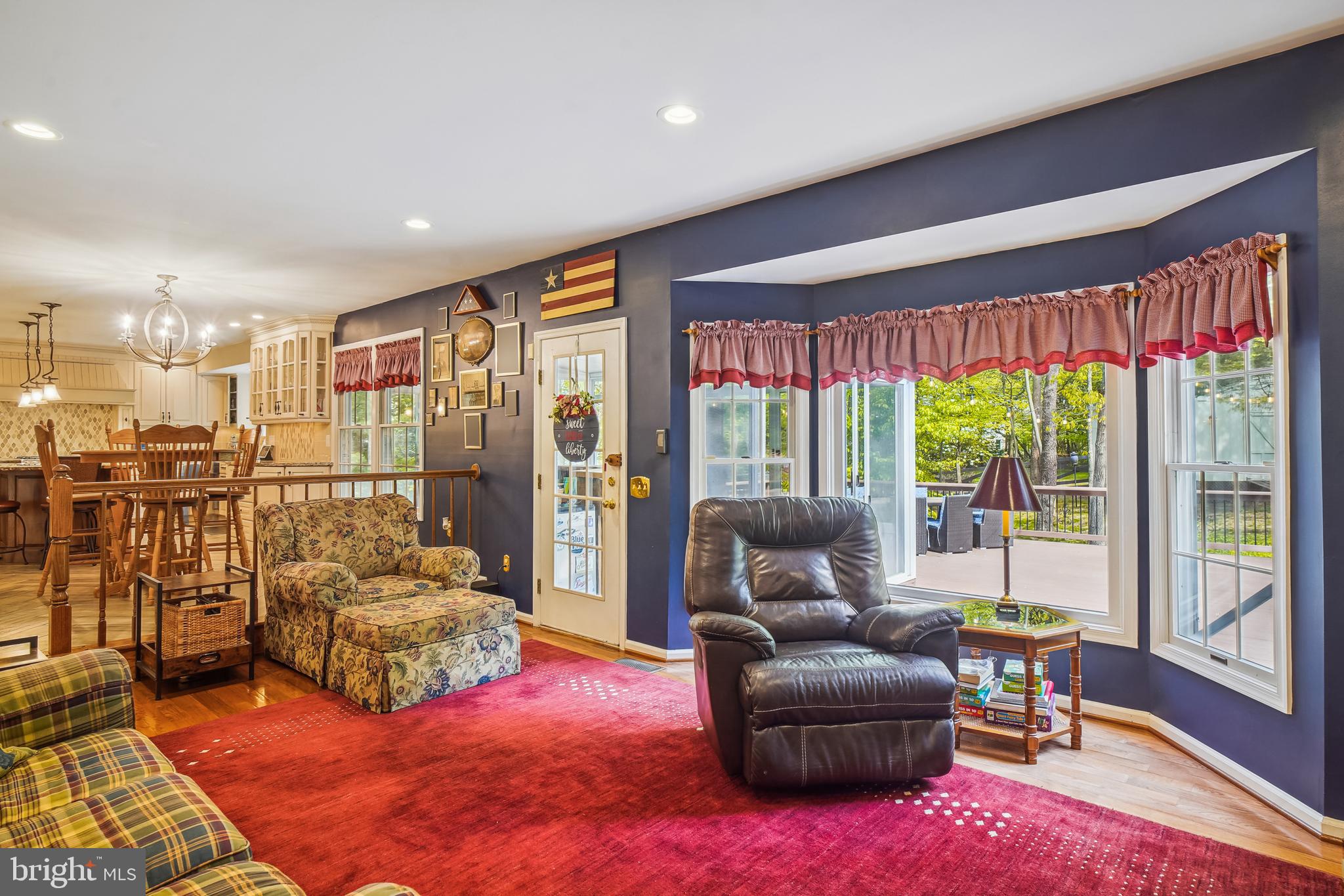 24709 Kings Valley Road Damascus, MD 20872 - Photo 30 of 110 Family Room with Large Delightful Bay Window