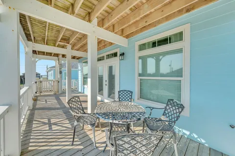 $519,000 | 128 Mar Vista Court, Surfside Beach, TX 77541