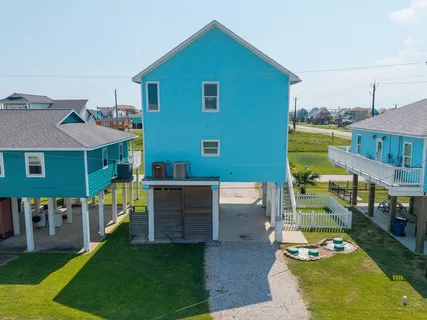 $519,000 | 128 Mar Vista Court, Surfside Beach, TX 77541