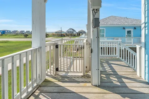 $519,000 | 128 Mar Vista Court, Surfside Beach, TX 77541