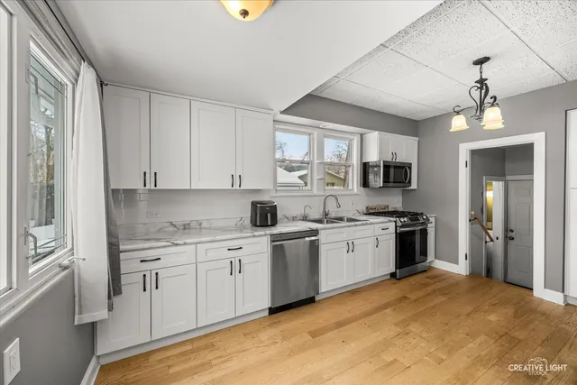 $309,900 | 44 Monroe Street, Elgin, IL 60123