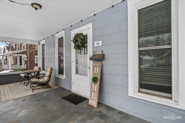 $309,900 | 44 Monroe Street, Elgin, IL 60123