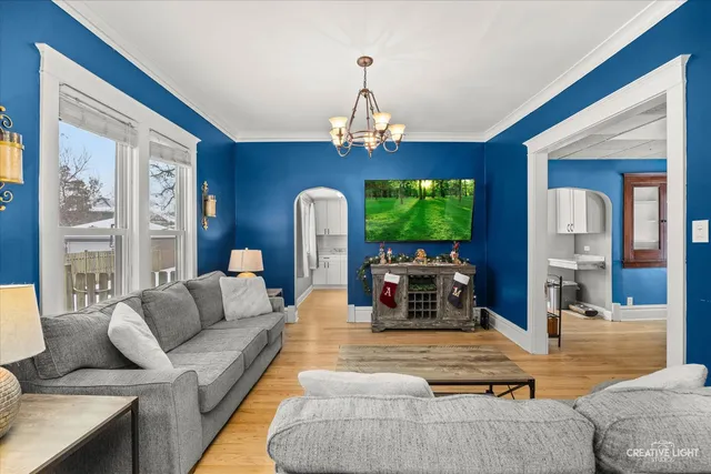 $309,900 | 44 Monroe Street, Elgin, IL 60123