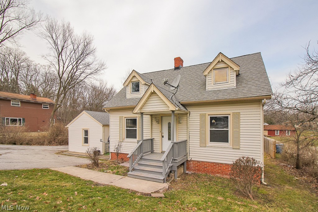8114 West Pleasant Valley Road Parma, OH 44130 - Photo 1 of 35 Gallery Image 1