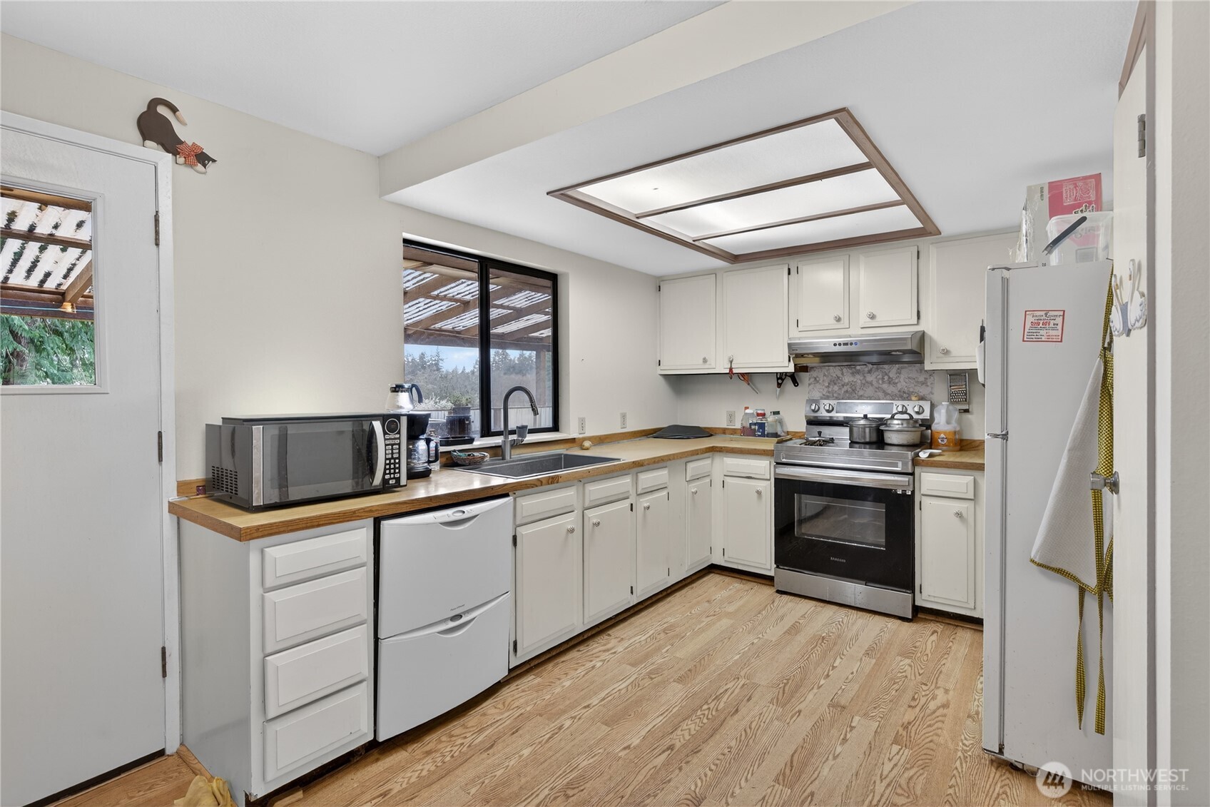 596 Forrest Way Camano Island, WA 98282 - Photo 15 of 39