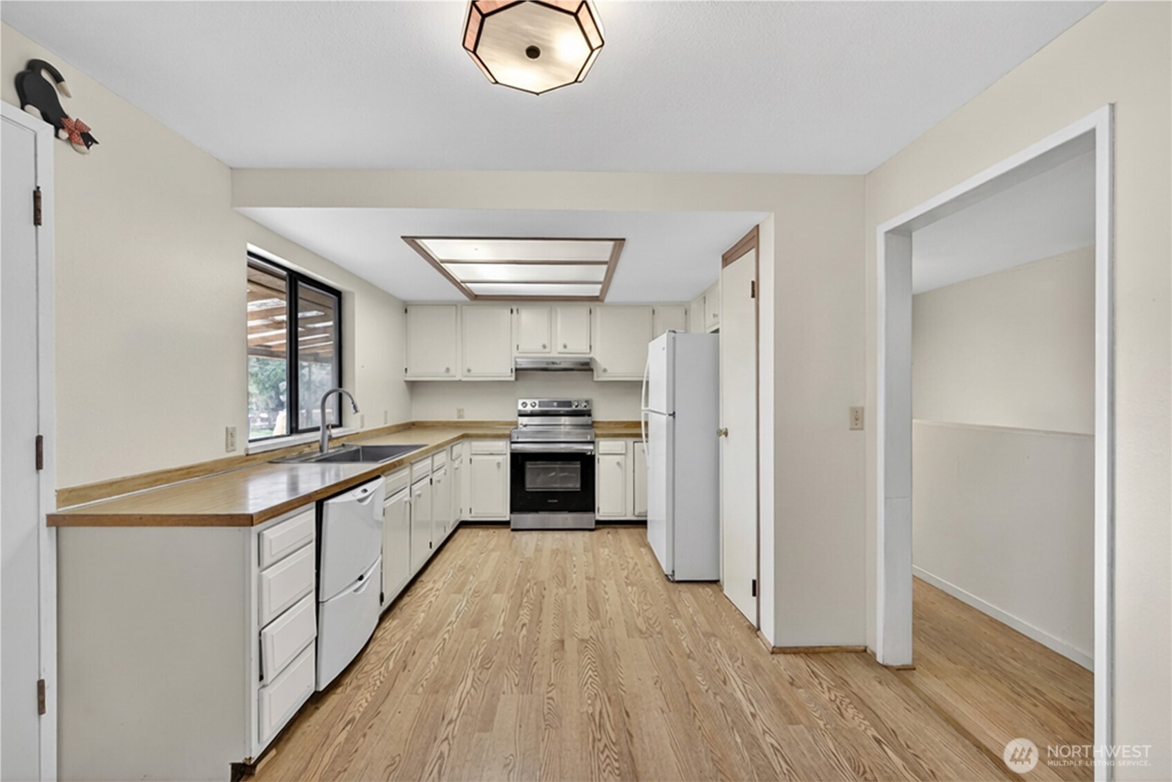 596 Forrest Way Camano Island, WA 98282 - Photo 6 of 39