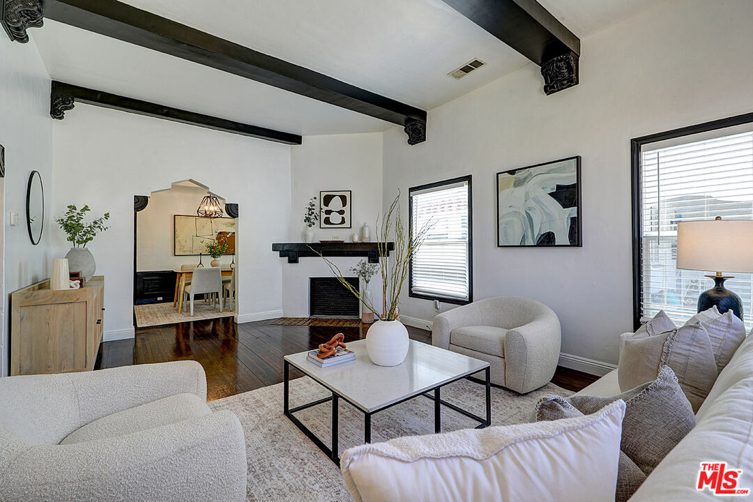 1260 West 81st Street Los Angeles, CA 90044 - Photo 5 of 33