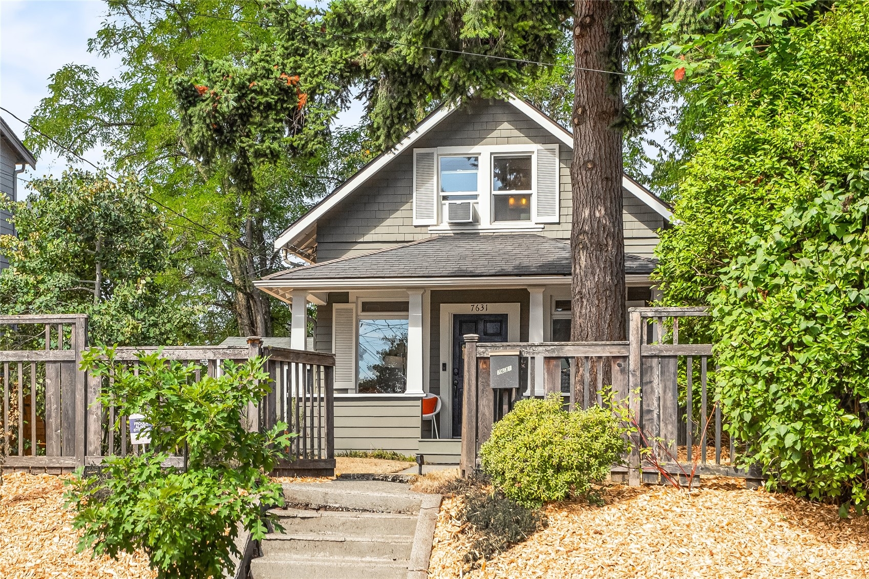 7631 46th Avenue South Seattle, WA 98118 - Photo 1 of 23
