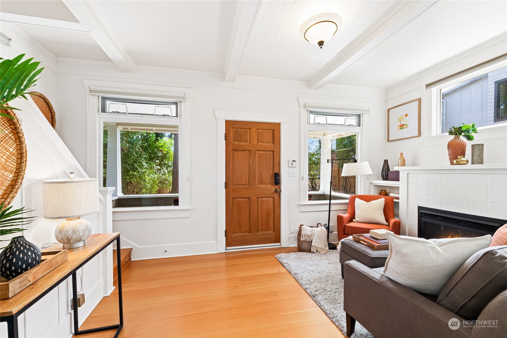7631 46th Avenue South Seattle, WA 98118 - Photo 4 of 23