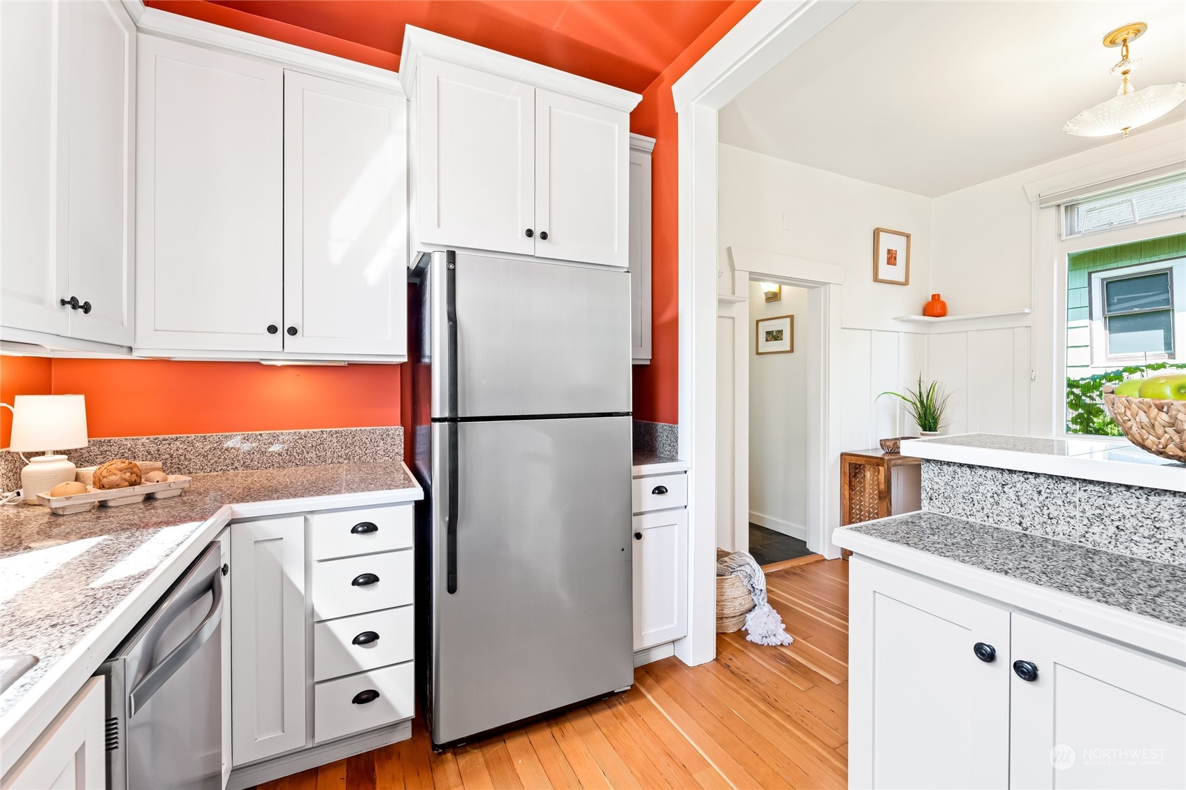 7631 46th Avenue South Seattle, WA 98118 - Photo 9 of 23