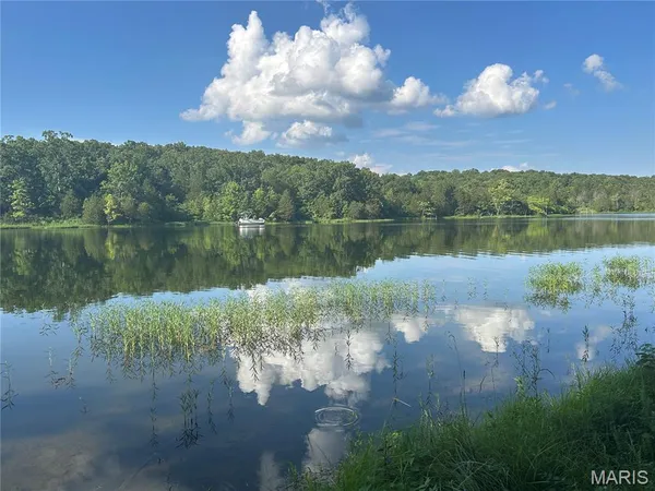 $72,000 | 609 Devonshire Lane, De Soto, MO 63020