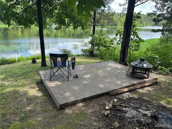 $72,000 | 609 Devonshire Lane, De Soto, MO 63020