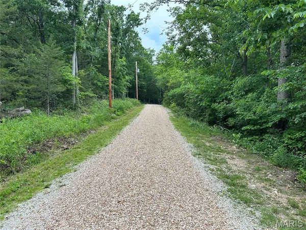 $72,000 | 609 Devonshire Lane, De Soto, MO 63020