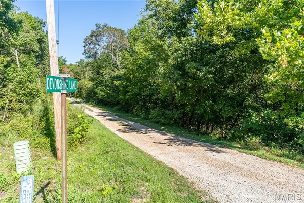 $72,000 | 609 Devonshire Lane, De Soto, MO 63020