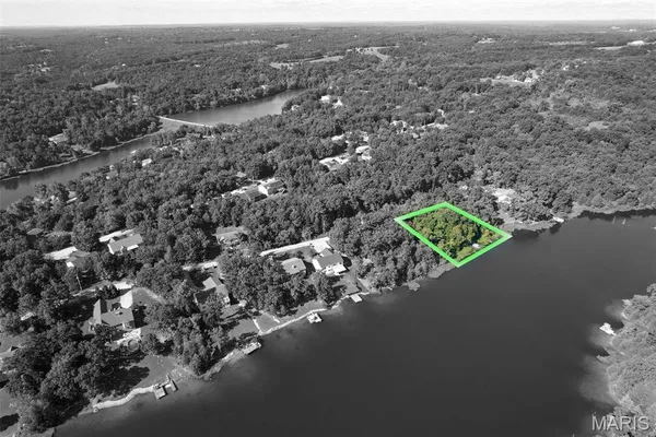 $72,000 | 609 Devonshire Lane, De Soto, MO 63020