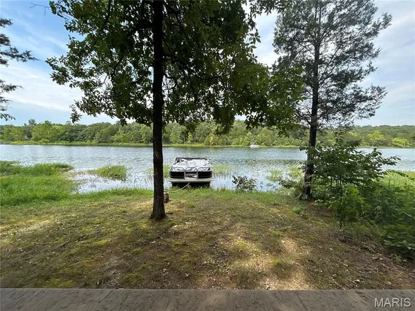 $72,000 | 609 Devonshire Lane, De Soto, MO 63020