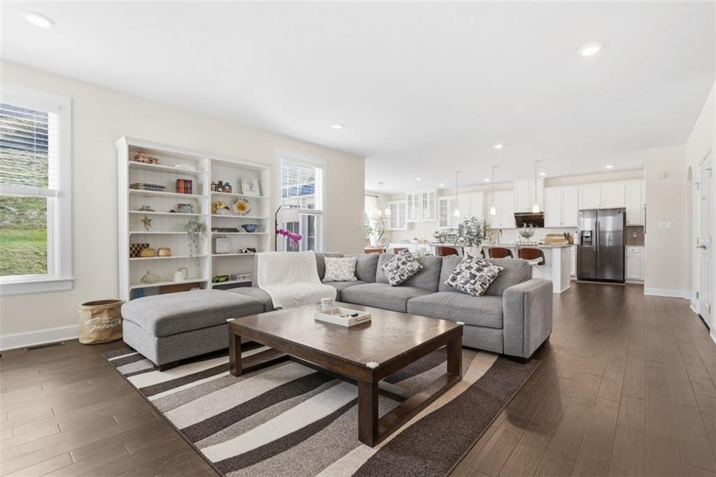 4454 Walnut Ridge Circle McDonald, PA 15057 - Photo 8 of 38