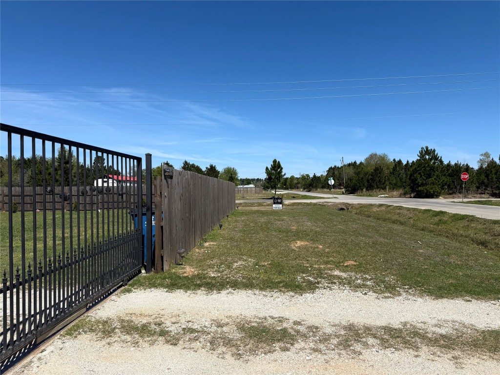 485 County Road 377 Cleveland, TX 77327 - Photo 3 of 16