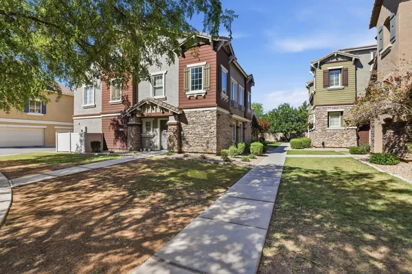 $2,250 | 1380 South Sabino Drive, Gilbert, AZ 85296
