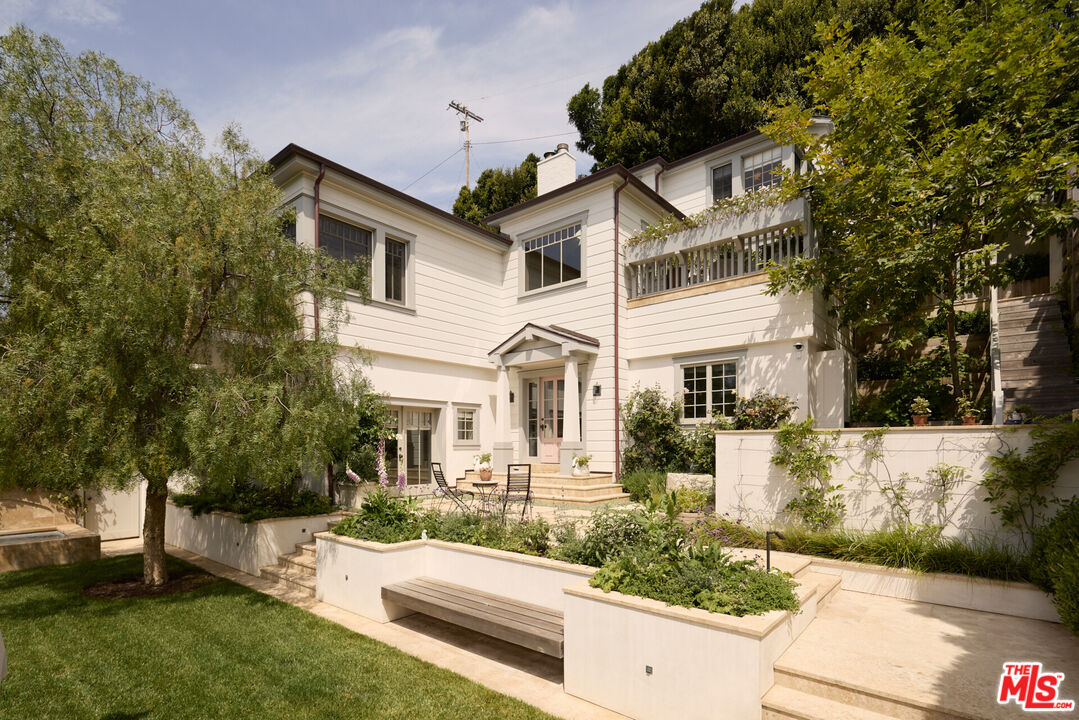 239 West Channel Road Santa Monica, CA 90402 - Photo 2 of 34